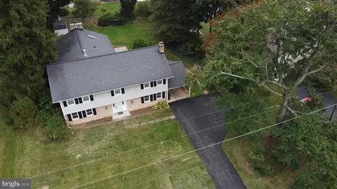 17805 Park Mill Dr, Derwood, MD 20855