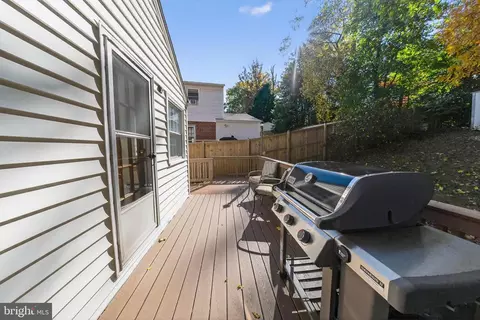Exterior - 10018 Brookmoor Dr, Silver Spring, MD 20901 photo 4 of 7
