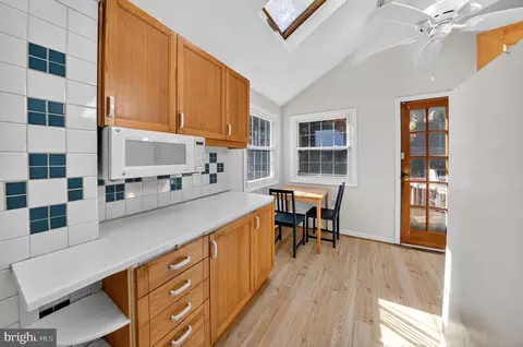Kitchen - 10018 Brookmoor Dr, Silver Spring, MD 20901 photo 2 of 3
