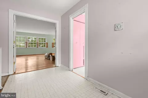 12903 Morningside Ln, Silver Spring, MD 20904 photo 3