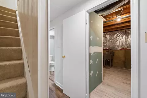 Entry Way - 14801 Hammersmith Cir, Silver Spring, MD 20906 photo 6 of 6