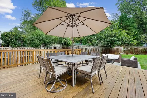 Exterior - 10003 Reddick Dr, Silver Spring, MD 20901 photo 12 of 25