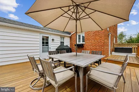 Exterior - 10003 Reddick Dr, Silver Spring, MD 20901 photo 10 of 25