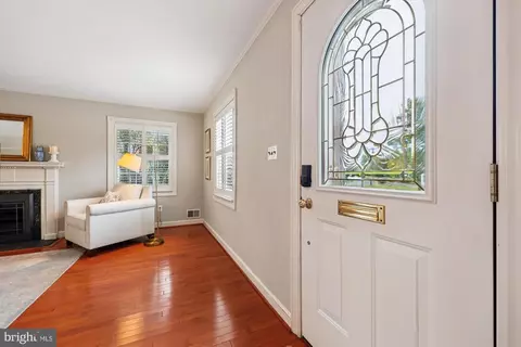 Entry Way - 10003 Reddick Dr, Silver Spring, MD 20901 photo 2 of 8