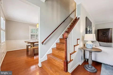 Entry Way - 10003 Reddick Dr, Silver Spring, MD 20901 photo 4 of 8