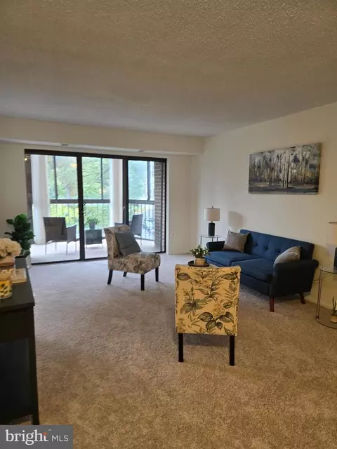 15107 Interlachen Dr #2-321, Silver Spring, MD 20906
