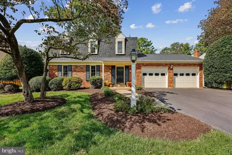 4715 Powder House Dr, Rockville, MD 20853
