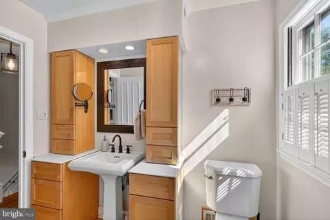 Bath - 2301 Starcrest Dr, Silver Spring, MD 20904 photo 5 of 5