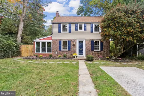 702 Auburn Ave, Takoma Park, MD 20912