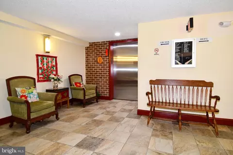 Entry Way - 15311 Beaverbrook Ct #90-2E, Silver Spring, MD 20906 photo 2 of 3