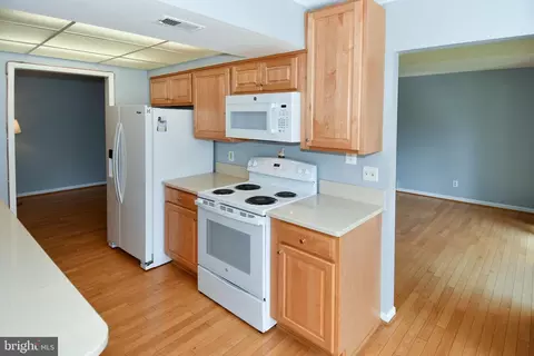 Kitchen - 15311 Beaverbrook Ct #90-2E, Silver Spring, MD 20906 photo 3 of 4