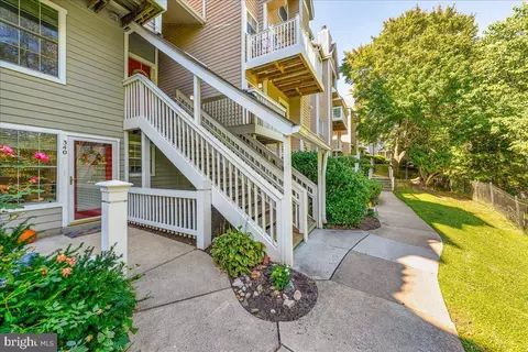 5804 Inman Park Cir #340, Rockville, MD 20852