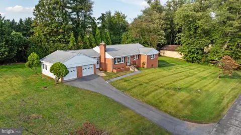 11809 Collins Dr, Germantown, MD 20876