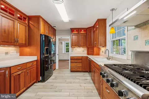 11803 Eden Rd, Silver Spring, MD 20904