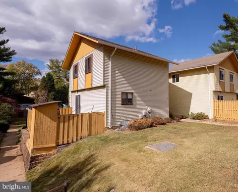 10 Brian Ct #242, Gaithersburg, MD 20877