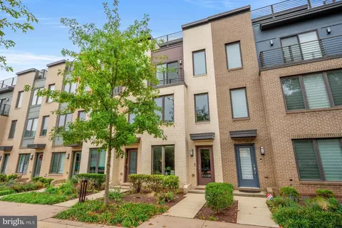 10358 Jacobsen St, Bethesda, MD 20817