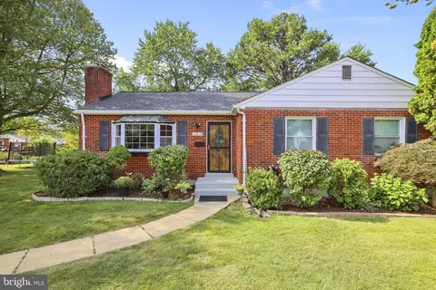 10802 Blossom Ln, Silver Spring, MD 20903 photo 2