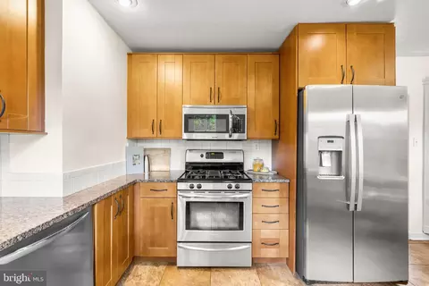 10603 S Dunmoor Dr, Silver Spring, MD 20901 photo 11