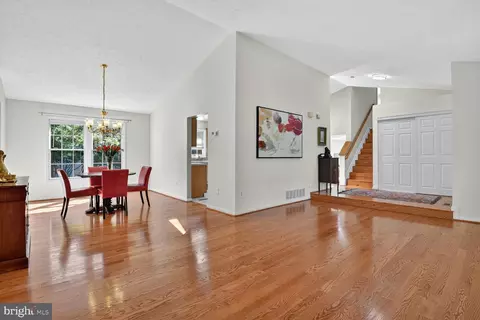 17813 Cottonwood Ter, Gaithersburg, MD 20877
