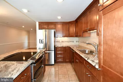 3302 Densmore Ct #204-B, Silver Spring, MD 20906 photo 6