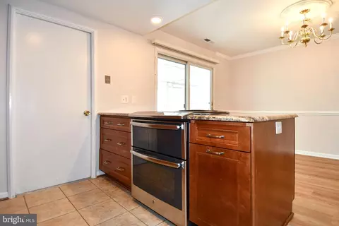 3302 Densmore Ct #204-B, Silver Spring, MD 20906 photo 9