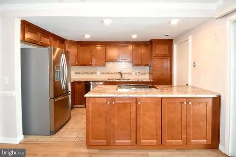 3302 Densmore Ct #204-B, Silver Spring, MD 20906 photo 8