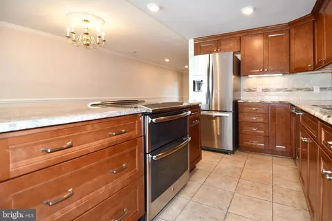 3302 Densmore Ct #204-B, Silver Spring, MD 20906 photo 7