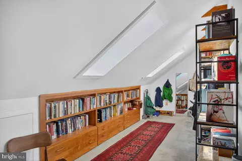 Entry Way - 2223 Washington Ave #2223-W, Silver Spring, MD 20910 photo 1 of 2