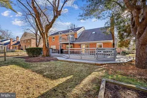 8809 Cold Spring Rd, Potomac, MD 20854 photo 2