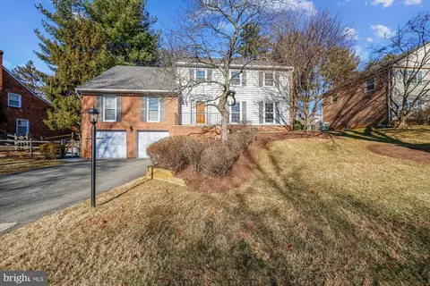 8809 Cold Spring Rd, Potomac, MD 20854