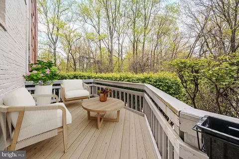 2212 Washington Ave #102, Silver Spring, MD 20910