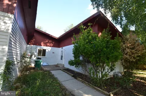 36 Steven Ct #211, Gaithersburg, MD 20877