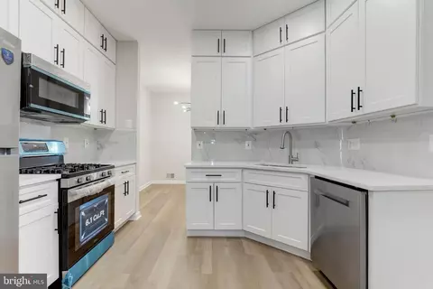 18087 Royal Bonnet Cir, Gaithersburg, MD 20886