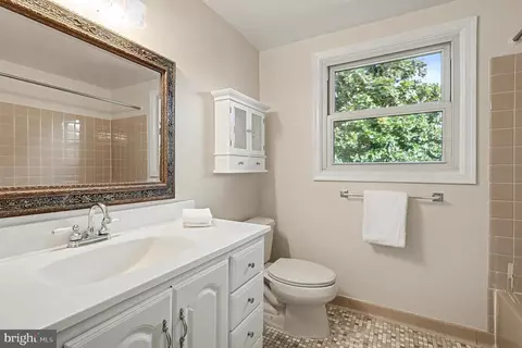 Bath - 13805 Rippling Brook Dr, Silver Spring, MD 20906 photo 4 of 5