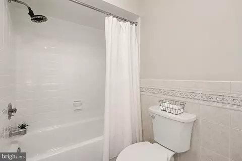 Bath - 13805 Rippling Brook Dr, Silver Spring, MD 20906 photo 2 of 5