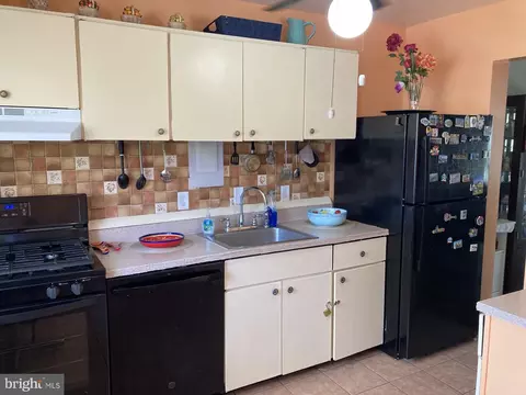 2310 Sun Valley Cir #1-D, Silver Spring, MD 20906 photo 3