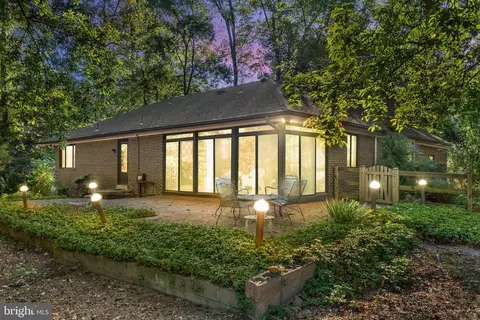 17524 Shenandoah Ct, Ashton, MD 20861