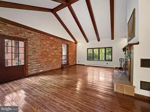 Living - 17415 Astoria Ln, Silver Spring, MD 20905 photo 6 of 11