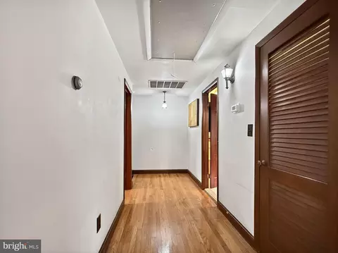 Entry Way - 17415 Astoria Ln, Silver Spring, MD 20905 photo 7 of 10