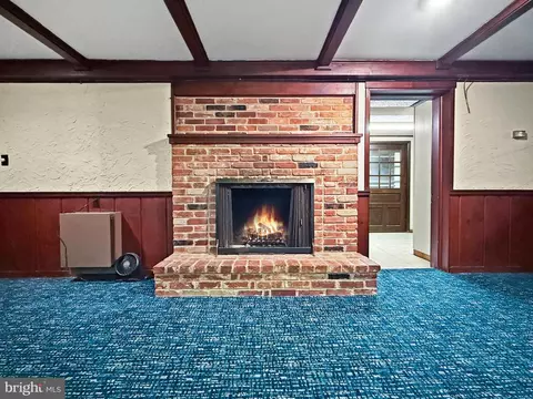 Living - 17415 Astoria Ln, Silver Spring, MD 20905 photo 10 of 11