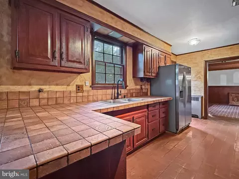 Kitchen - 17415 Astoria Ln, Silver Spring, MD 20905 photo 4 of 5