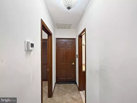 Entry Way - 17415 Astoria Ln, Silver Spring, MD 20905 photo 4 of 10