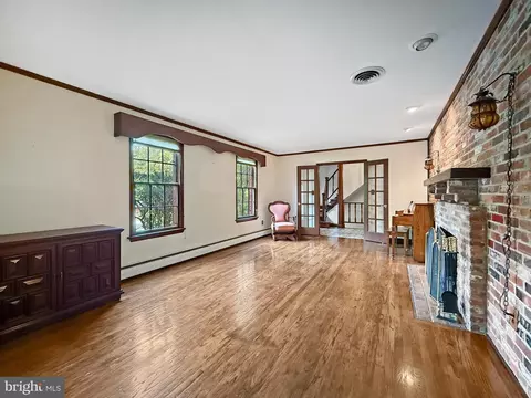 Living - 17415 Astoria Ln, Silver Spring, MD 20905 photo 4 of 11