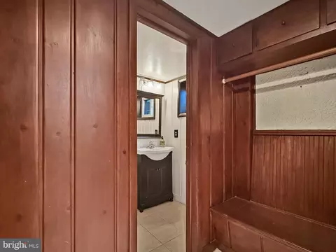 Entry Way - 17415 Astoria Ln, Silver Spring, MD 20905 photo 10 of 10