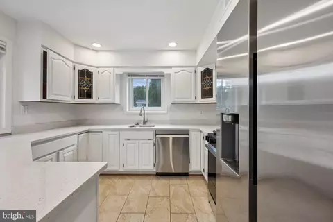 9801 Arbor Hill Dr, Silver Spring, MD 20903 photo 8