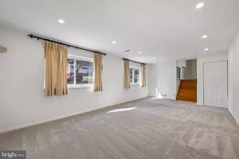 9801 Arbor Hill Dr, Silver Spring, MD 20903 photo 6