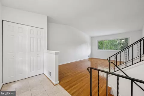 9801 Arbor Hill Dr, Silver Spring, MD 20903 photo 5
