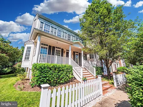 9 Webster Hill Ct, Clarksburg, MD 20871