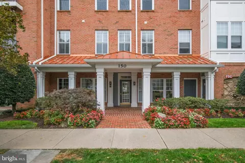 150 Chevy Chase St #102, Gaithersburg, MD 20878