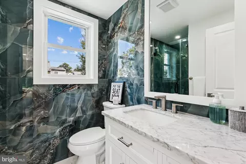 Bath - 221 Normandy Dr, Silver Spring, MD 20901 photo 1 of 5